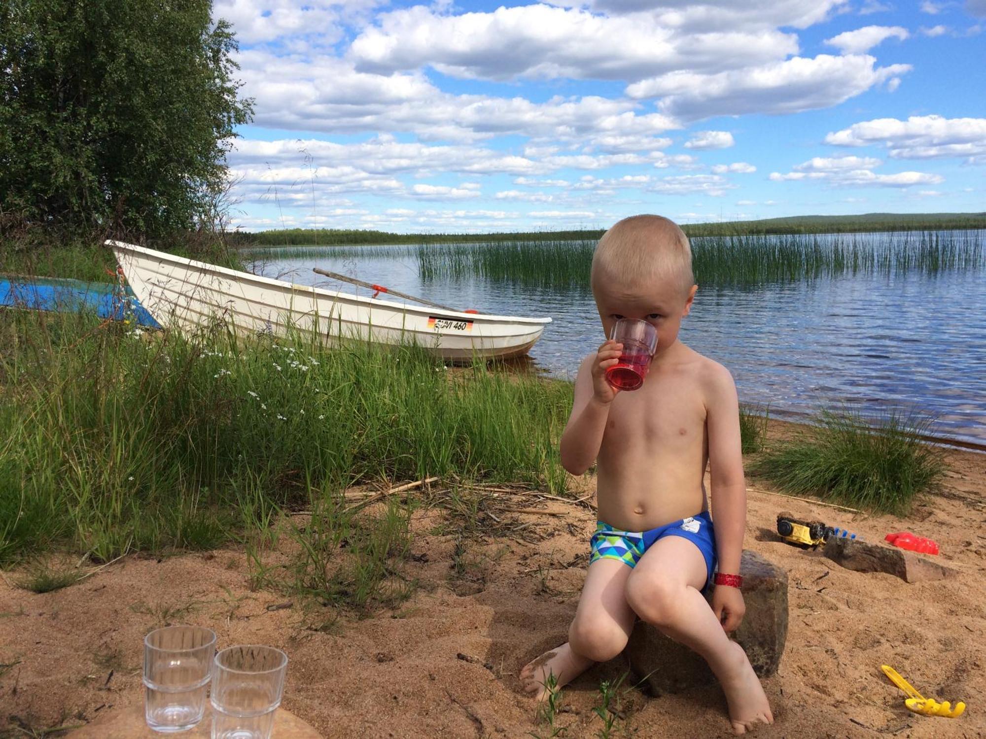Ahosen Lomamoekit Villa Vikajarvi ภายนอก รูปภาพ
