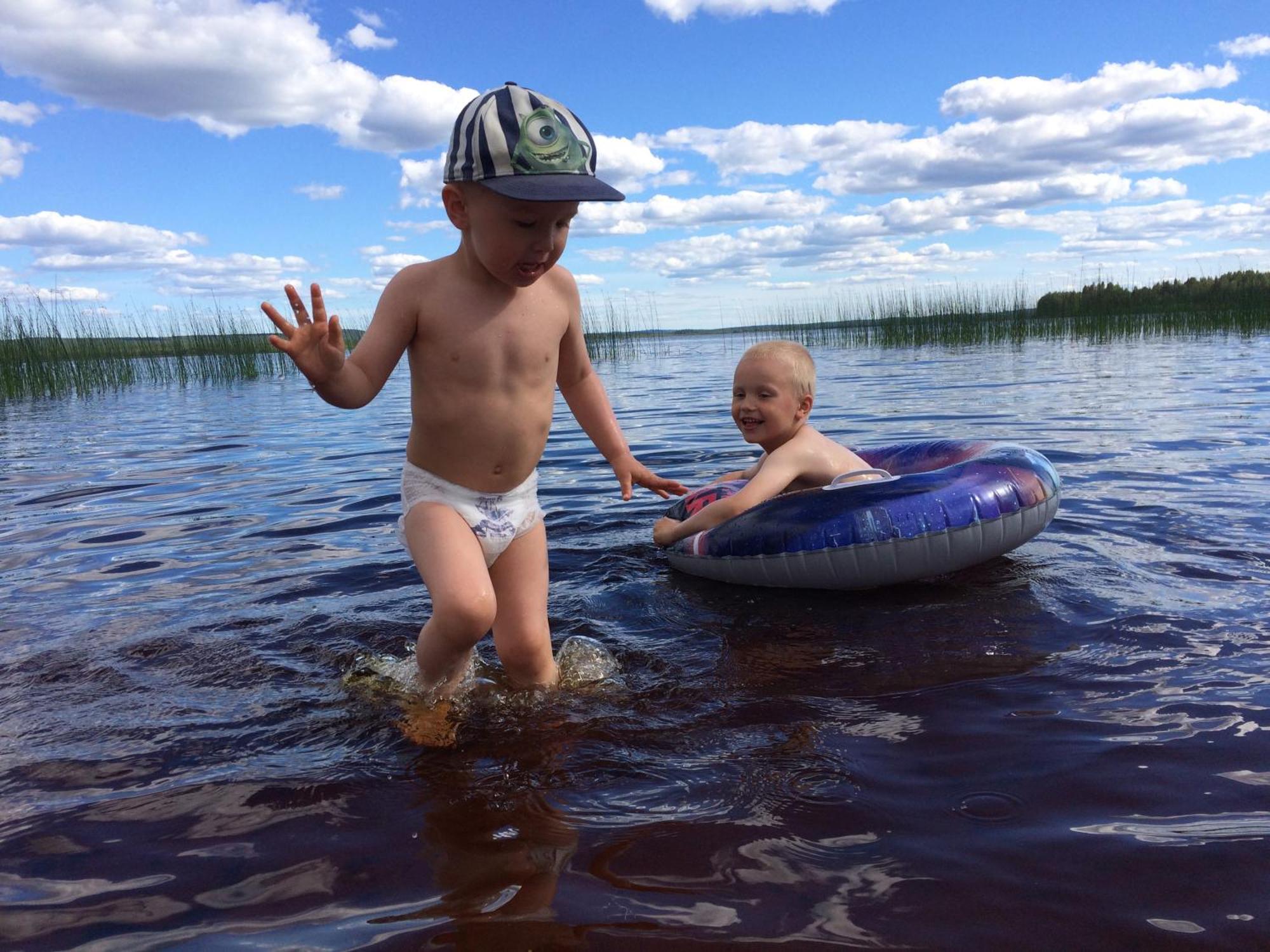 Ahosen Lomamoekit Villa Vikajarvi ภายนอก รูปภาพ