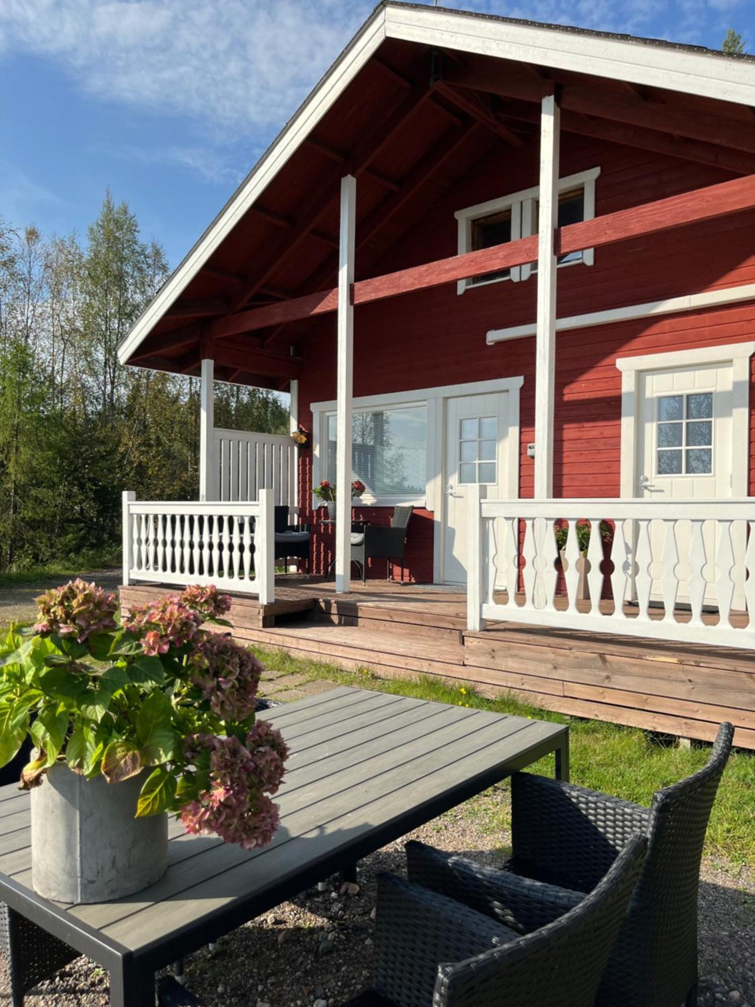 Ahosen Lomamoekit Villa Vikajarvi ภายนอก รูปภาพ
