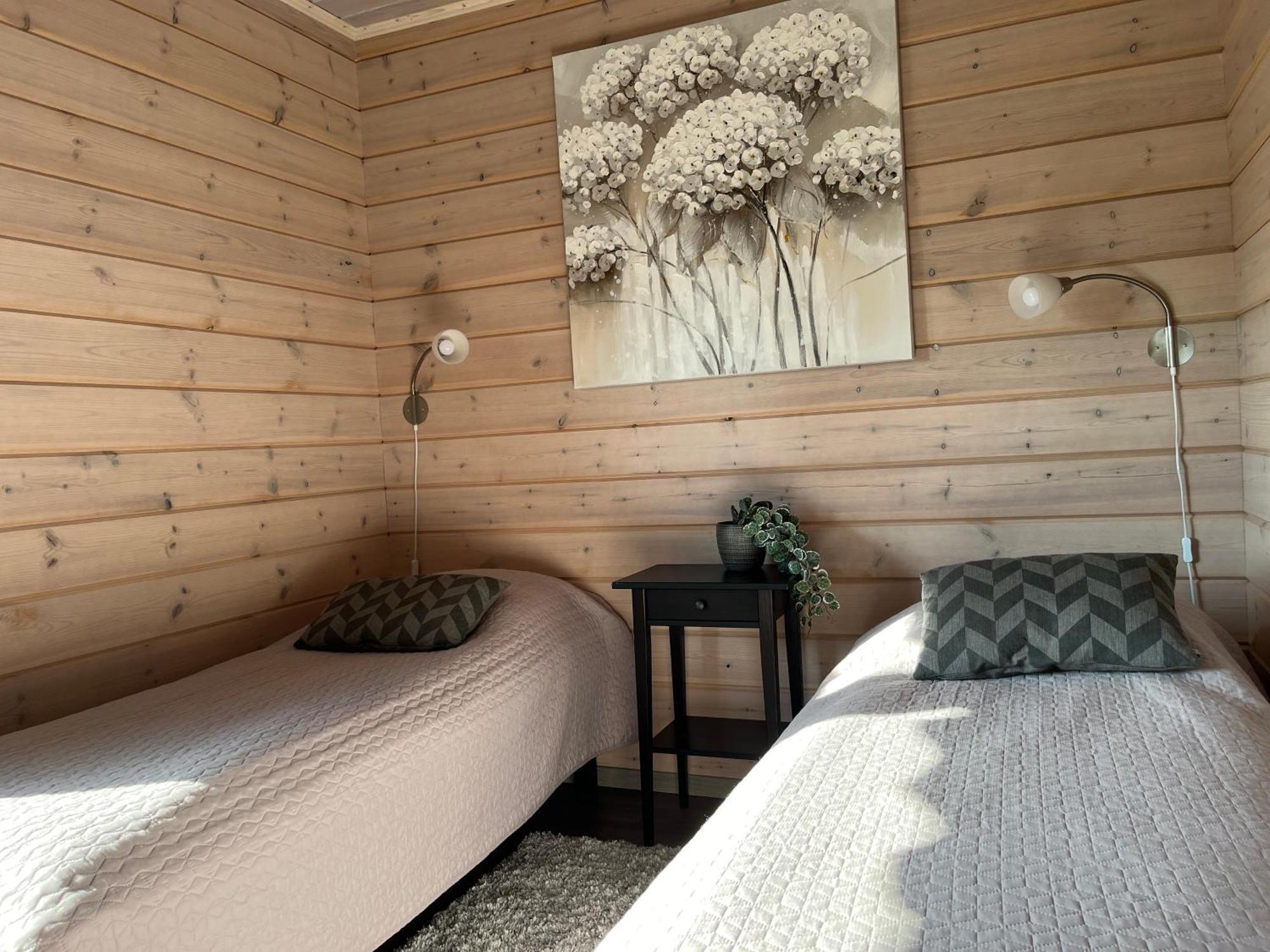 Ahosen Lomamoekit Villa Vikajarvi ภายนอก รูปภาพ