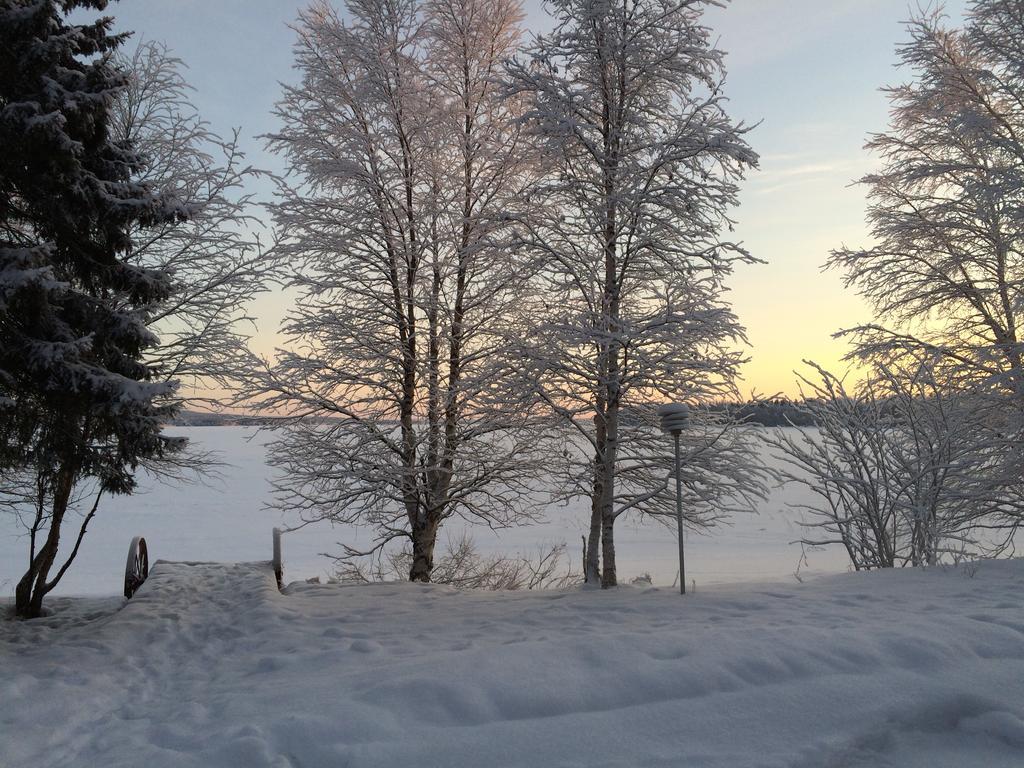 Ahosen Lomamoekit Villa Vikajarvi ภายนอก รูปภาพ